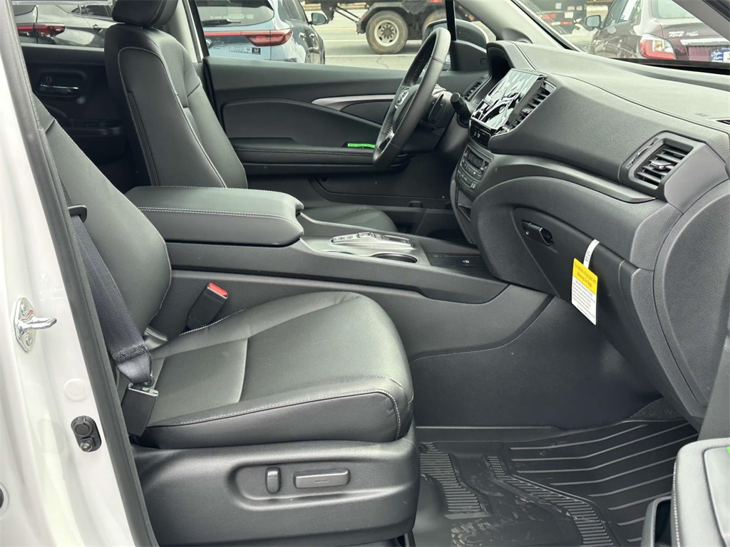 2025 Honda Ridgeline RTL photo 6