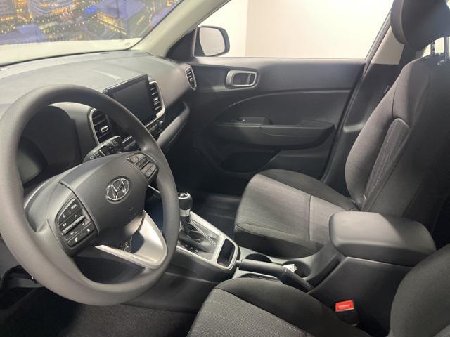 2026 Hyundai Venue SE photo 10