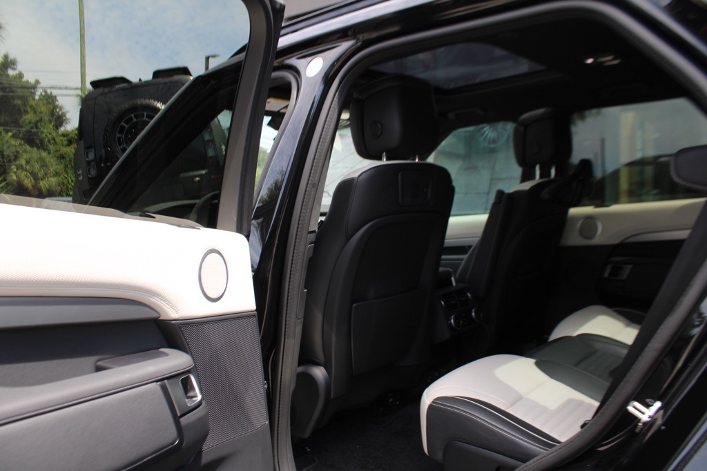 2024 Land Rover Discovery SE photo 29
