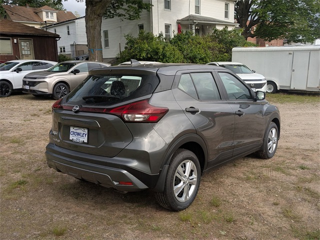 2025 Nissan Kicks Play S photo 3