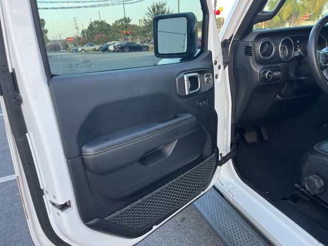 2018 Jeep Wrangler Unlimited Sahara photo 3