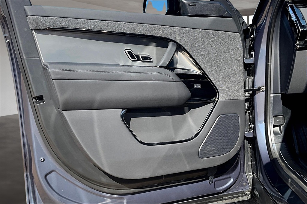 2025 Land Rover Range Rover Sport SE photo 18