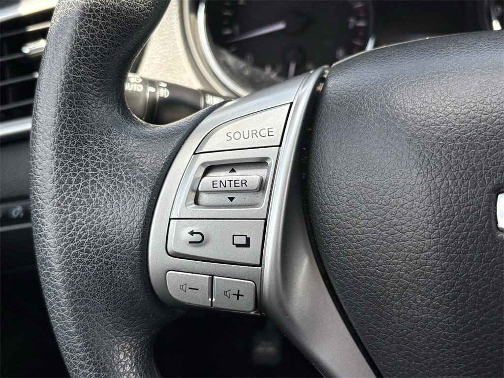 2016 Nissan Rogue SV photo 31