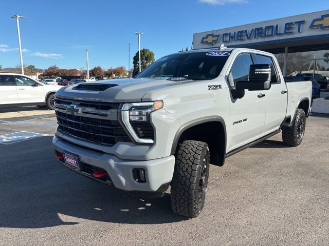 2024 Chevrolet Silverado HD LTZ's photo