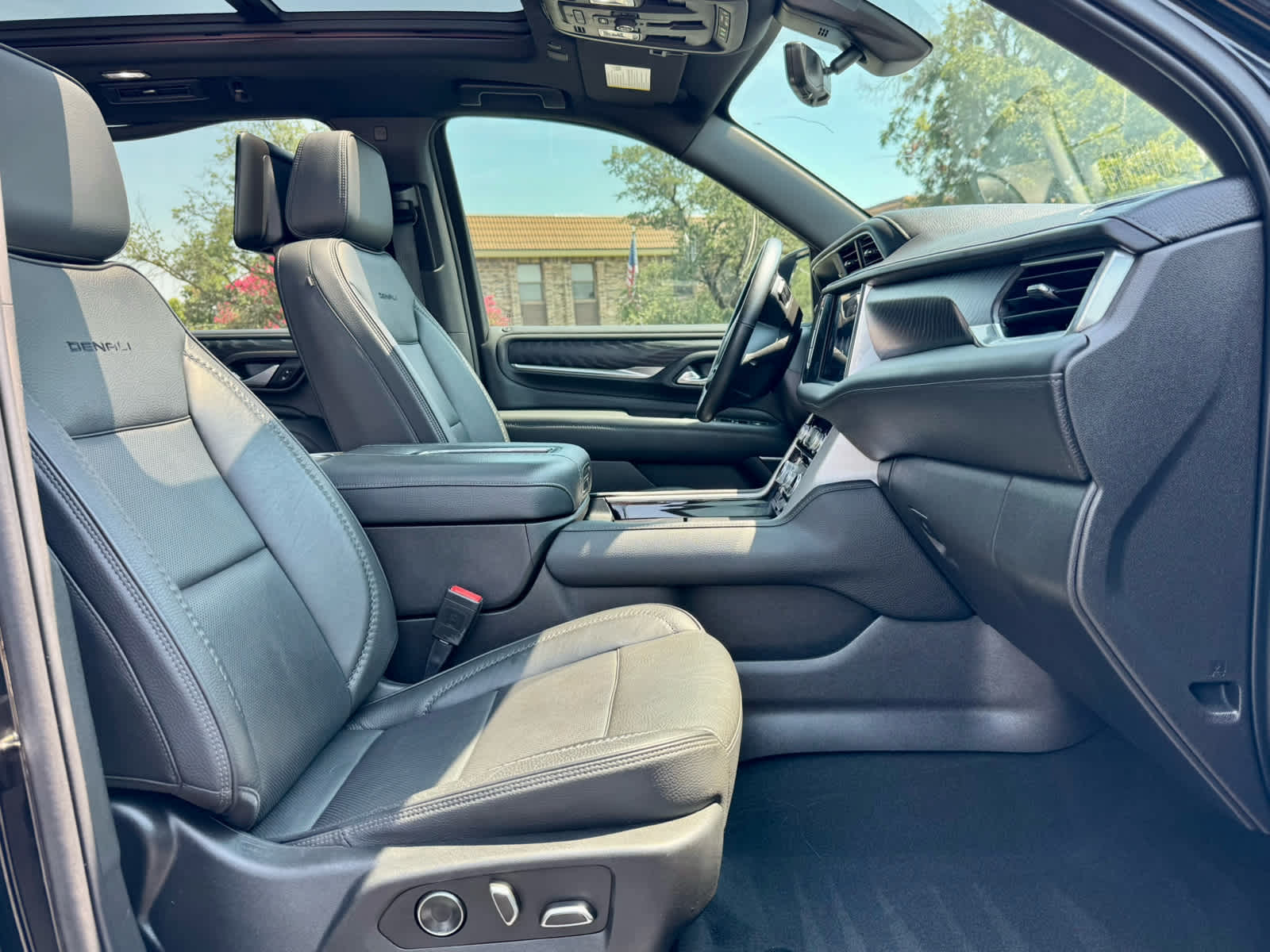 2021 Gmc Yukon XL Denali photo 8