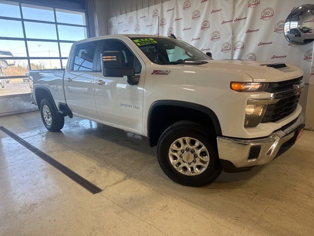Used 2024 Chevrolet Silverado 2500HD LT with VIN 2GC4YNEY2R1144978 for sale in Kansas City