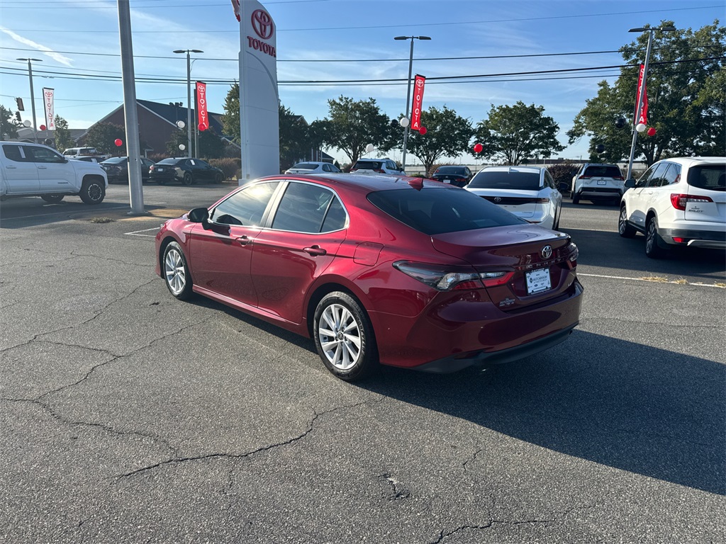 2021 Toyota Camry LE photo 4