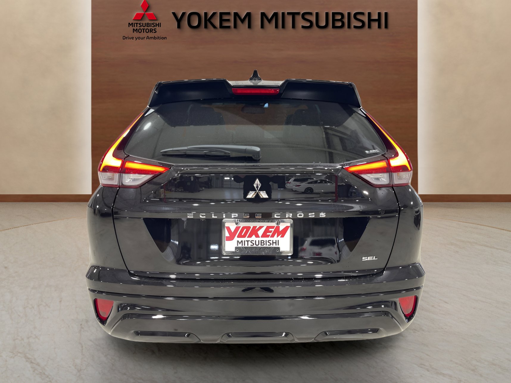 2025 Mitsubishi Eclipse Cross SEL photo 4