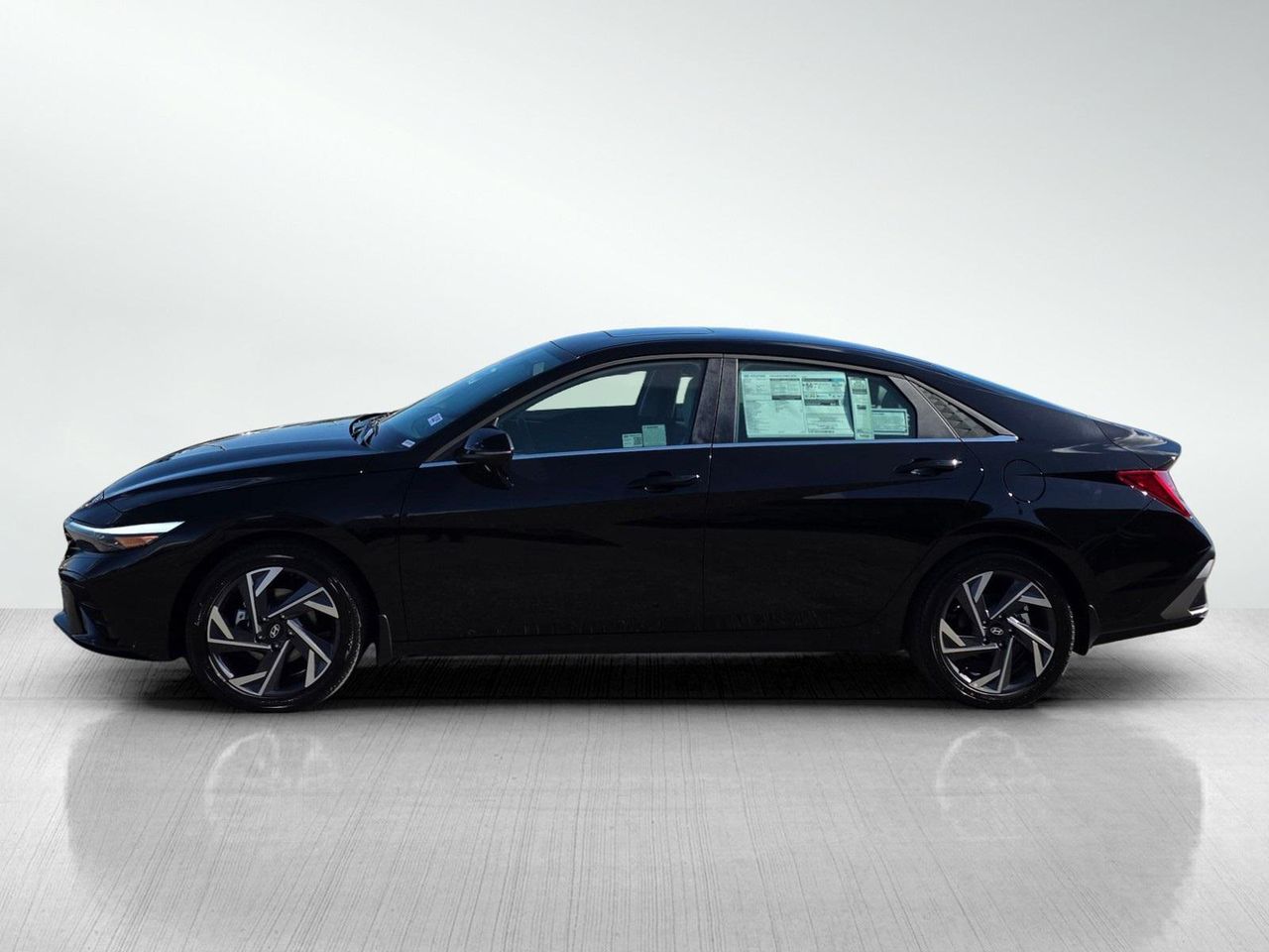 2025 Hyundai Elantra Hybrid Limited photo 4