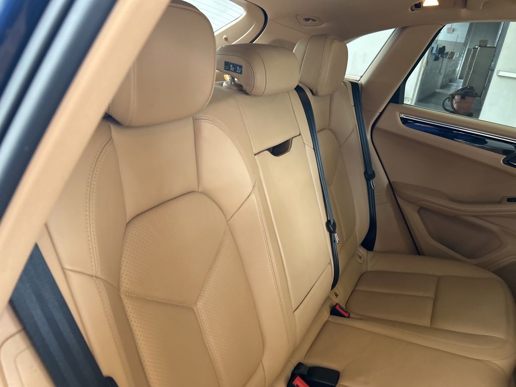 2015 Porsche Macan S photo 23