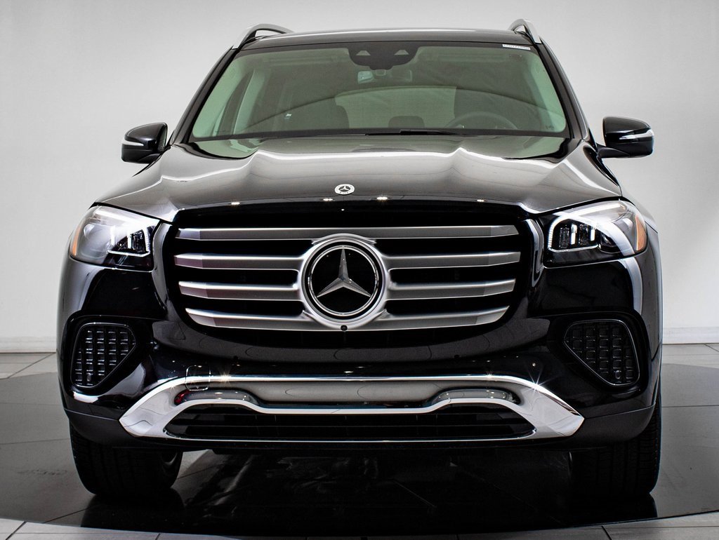 2026 Mercedes Benz GLS 450 4MATIC photo 2