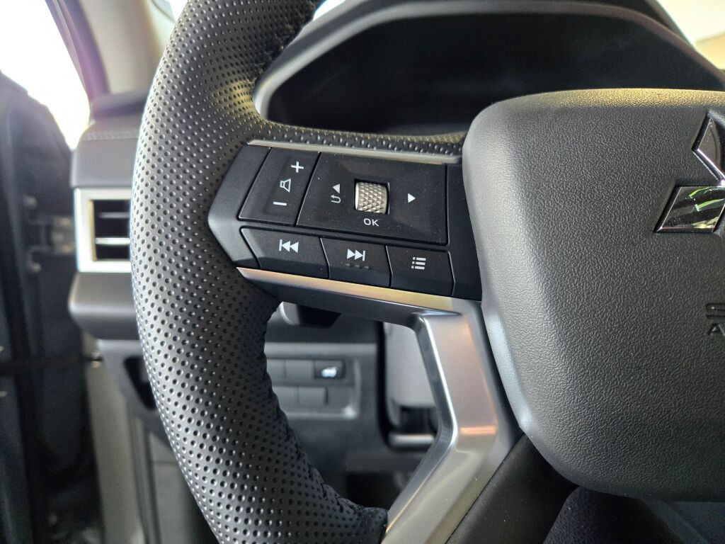 2025 Mitsubishi Outlander S-AWC photo 31