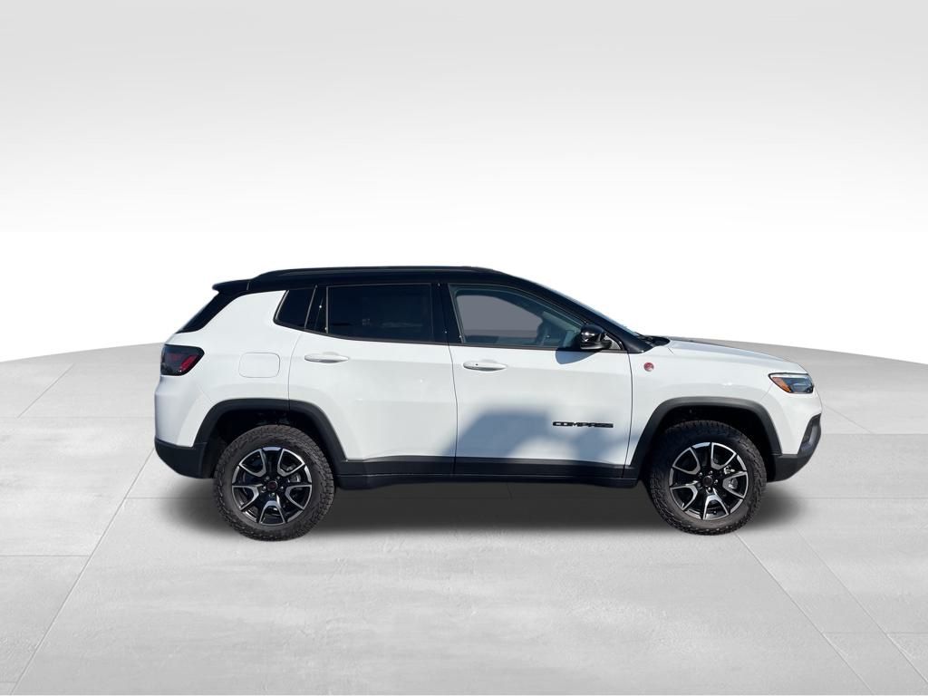 2025 Jeep Compass Trailhawk photo 4