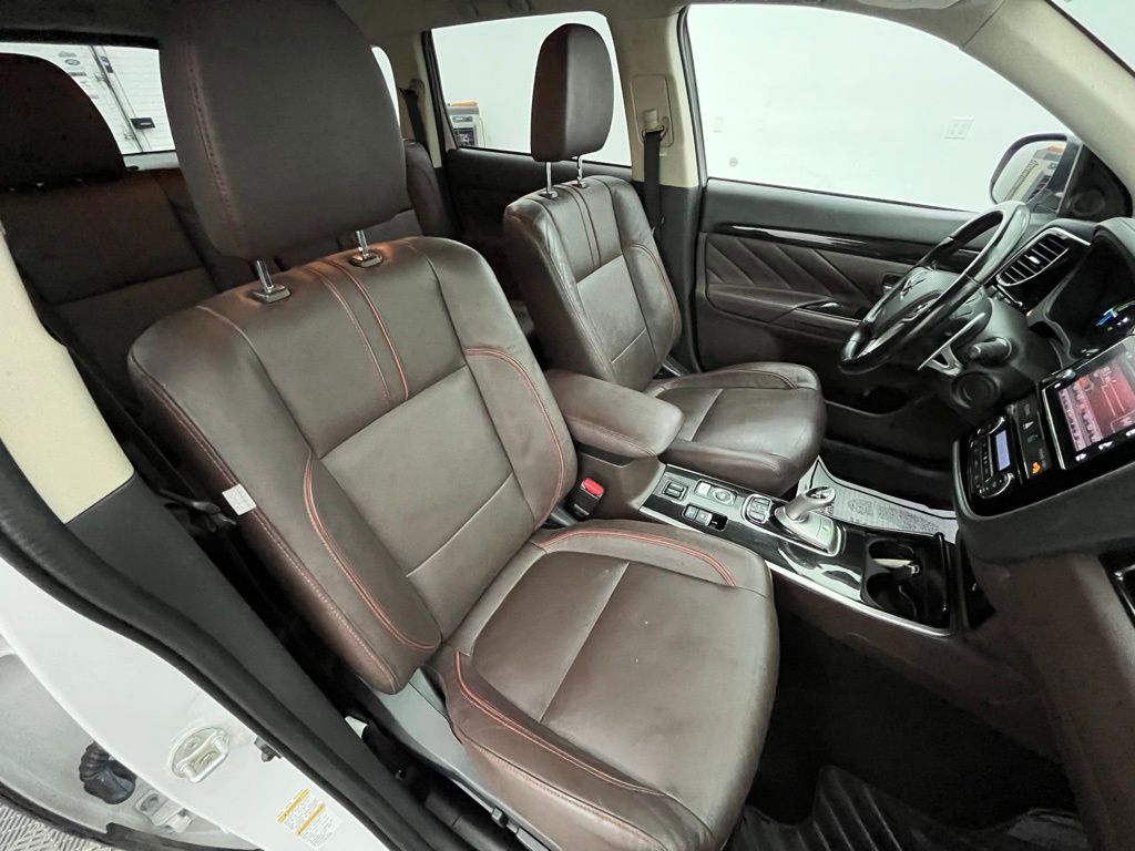 2018 Mitsubishi Outlander PHEV SEL photo 20
