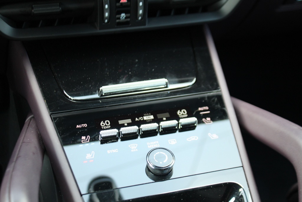 2025 Porsche Cayenne Coupe Base photo 28