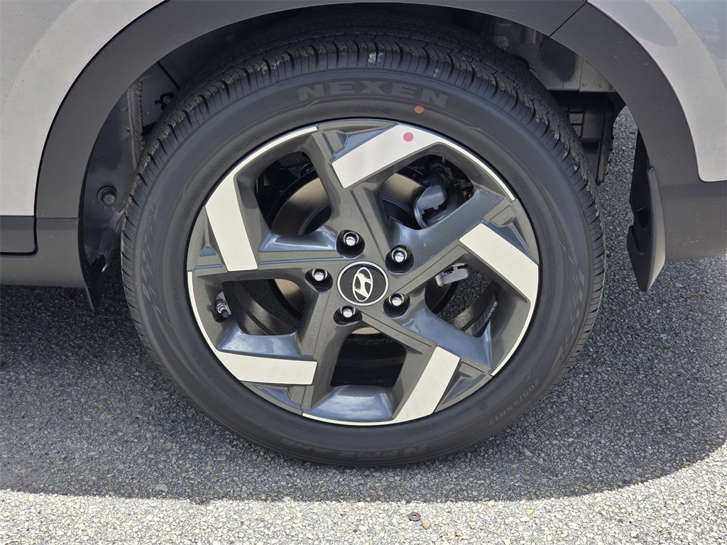 2026 Hyundai Venue SEL photo 3