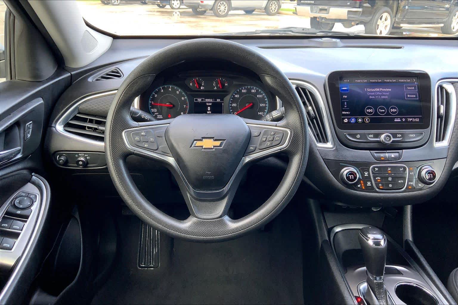 2020 Chevrolet Malibu 1LT photo 2