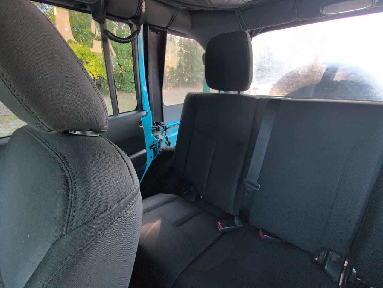 2017 Jeep Wrangler Unlimited Sport photo 4