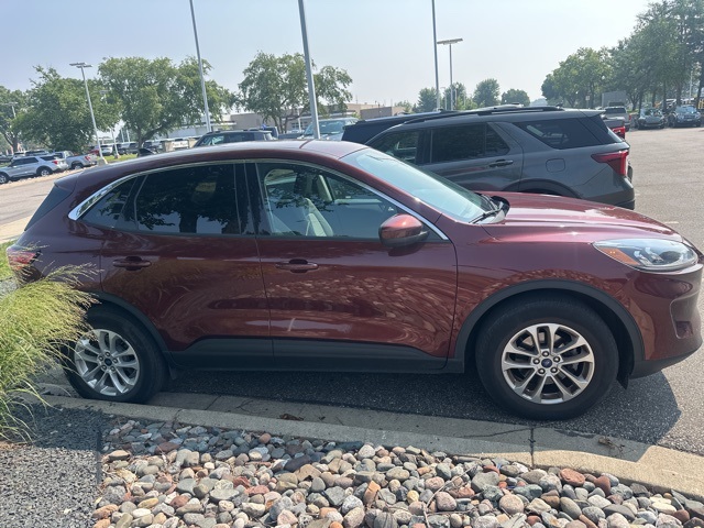 Used 2021 Ford Escape SE with VIN 1FMCU9G68MUB20204 for sale in Apple Valley, Minnesota