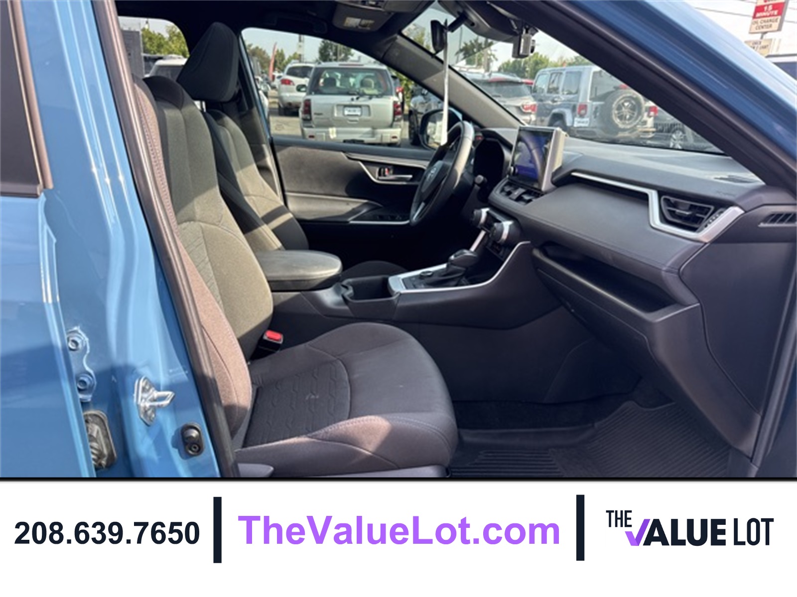 2023 Toyota RAV4 Hybrid SE photo 12
