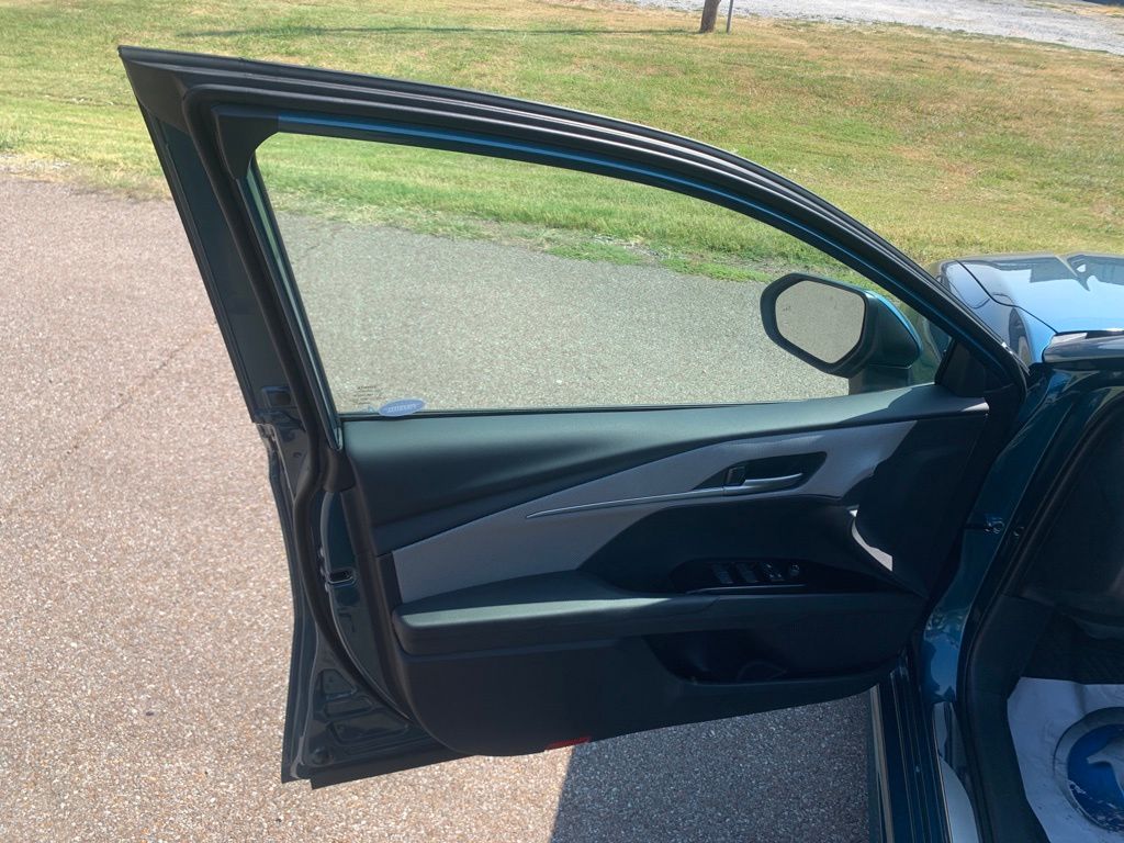 2026 Toyota Camry SE photo 10
