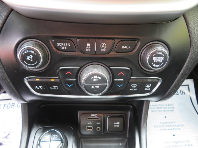 2018 Jeep Cherokee Trailhawk photo 16