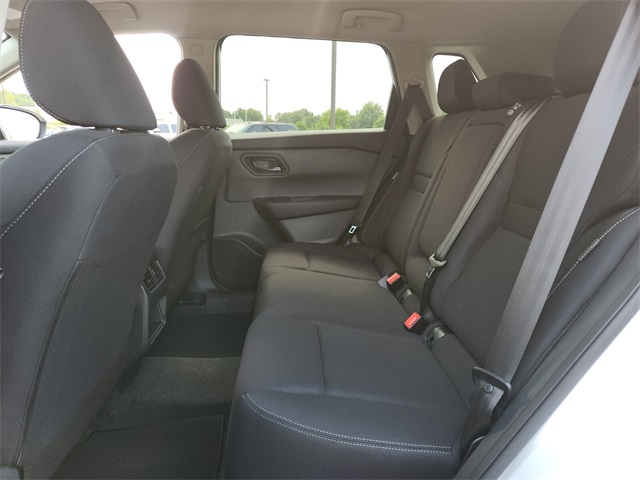 2026 Nissan Rogue S photo 3