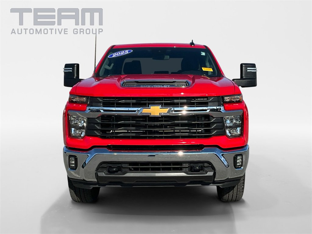 2025 Chevrolet Silverado 2500HD LT photo 2