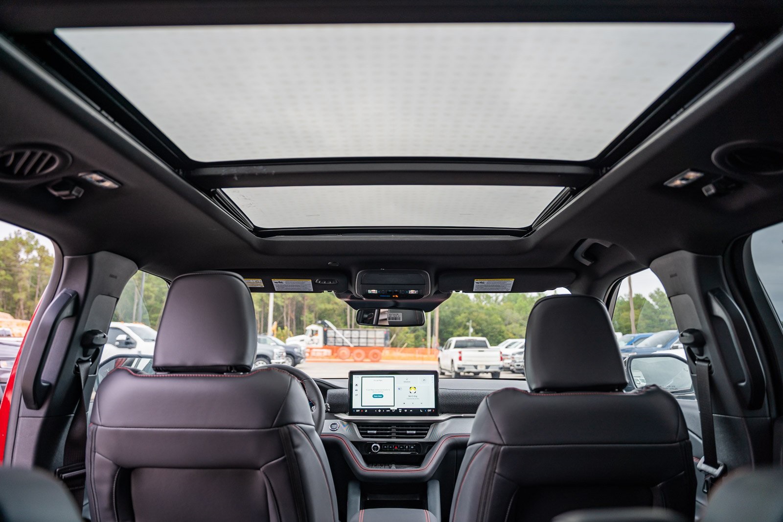 2025 Ford Explorer ST photo 15
