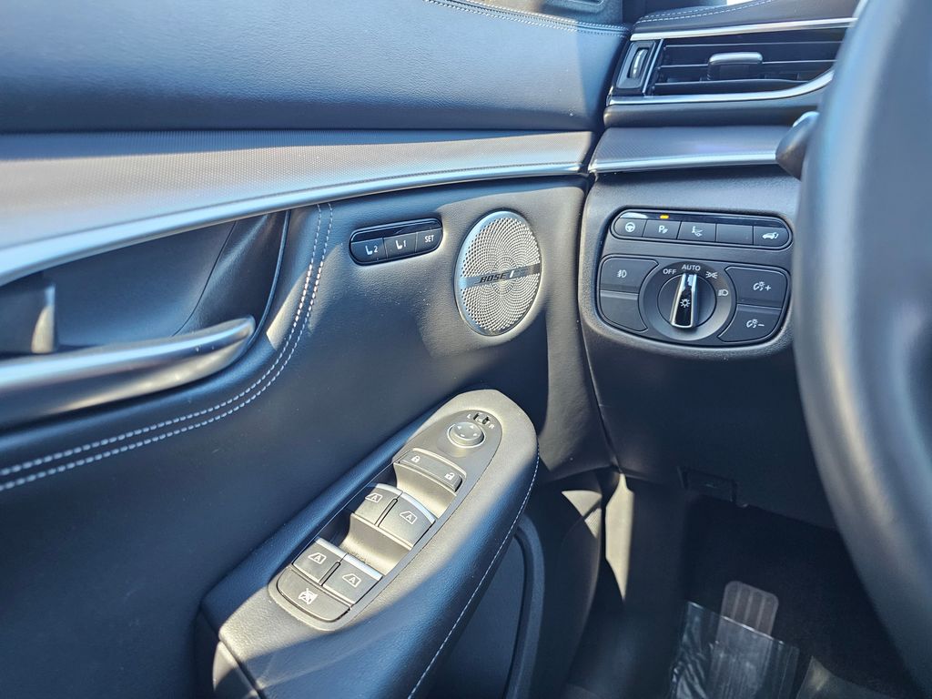 2022 Infiniti QX55 Essential photo 14