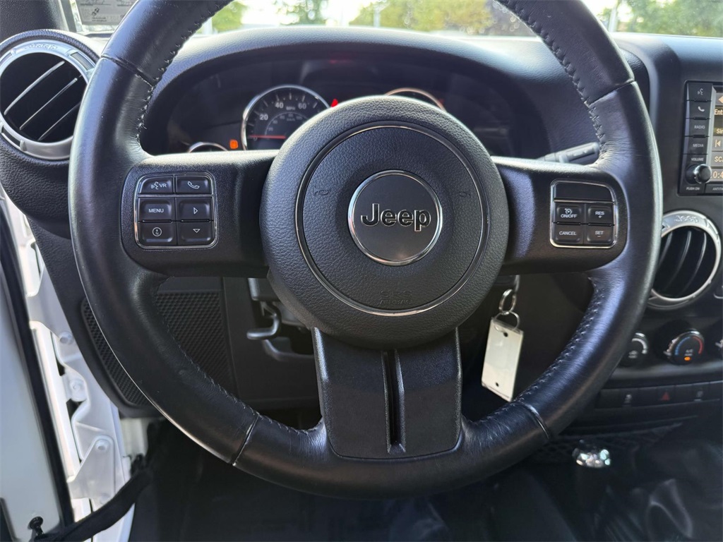 2017 Jeep Wrangler Unlimited Sahara photo 19