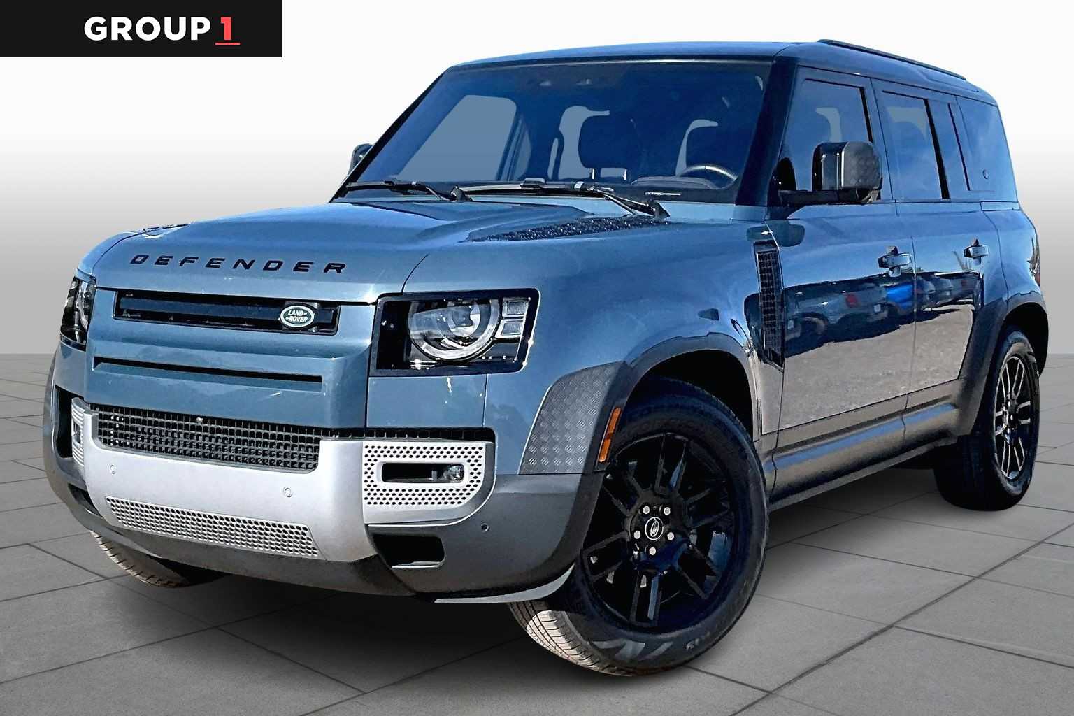 2021 Land Rover Defender S's photo