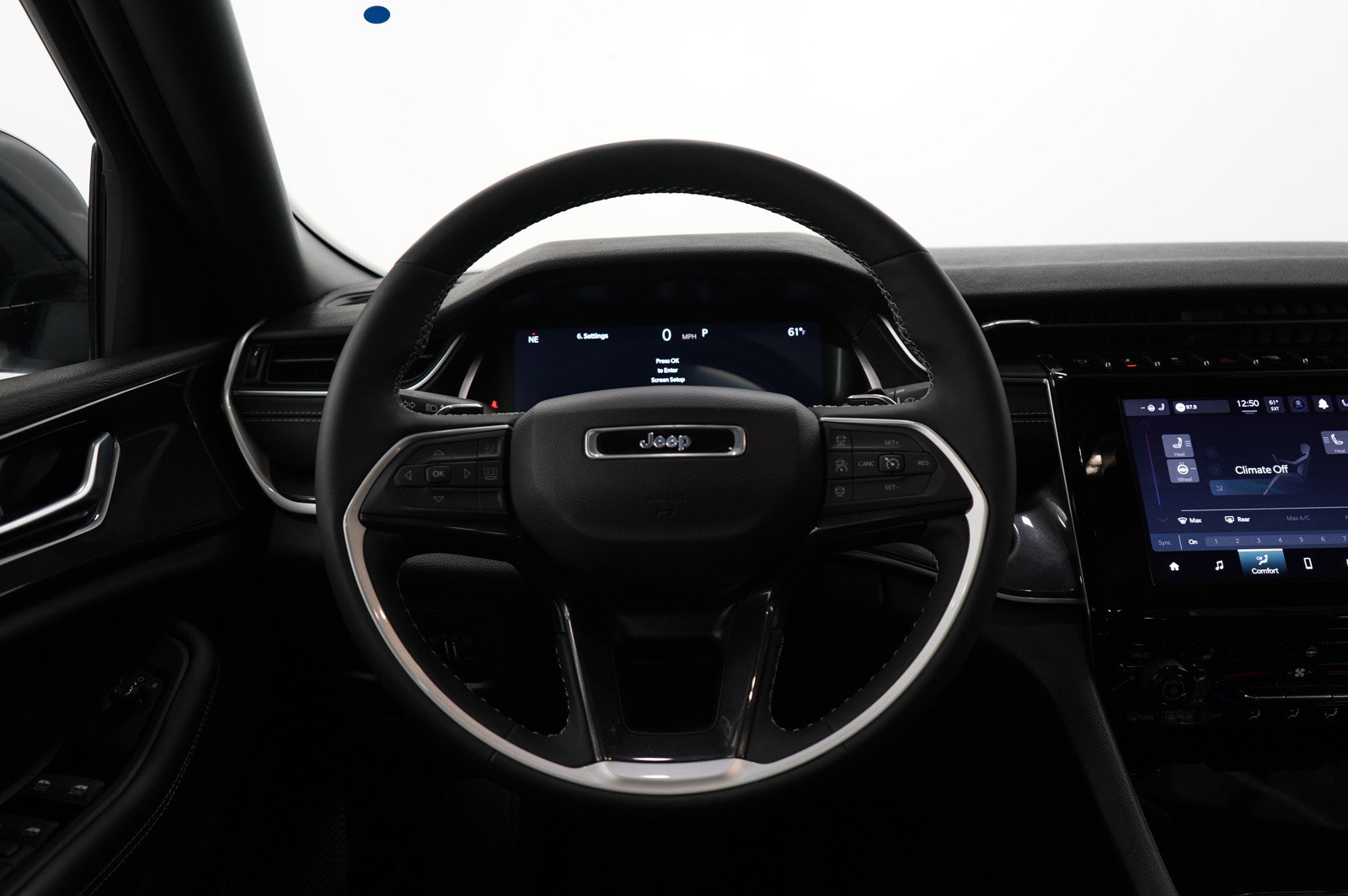 2023 Jeep Grand Cherokee Laredo Altitude photo 13