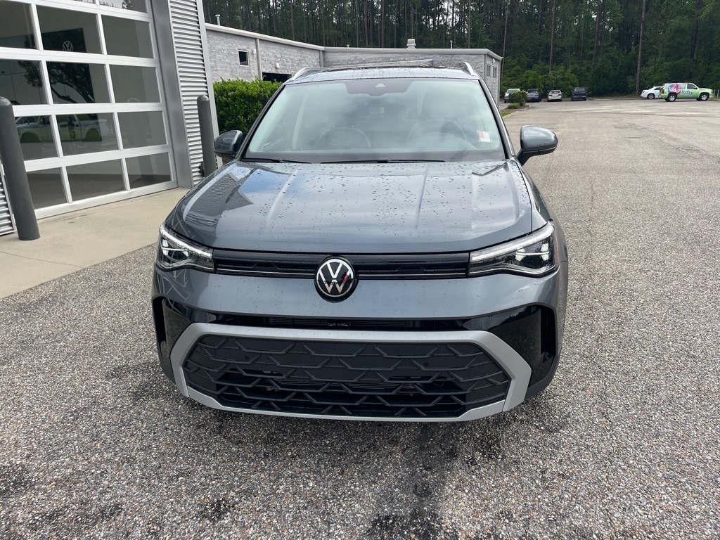 2025 Volkswagen Taos SE photo 2