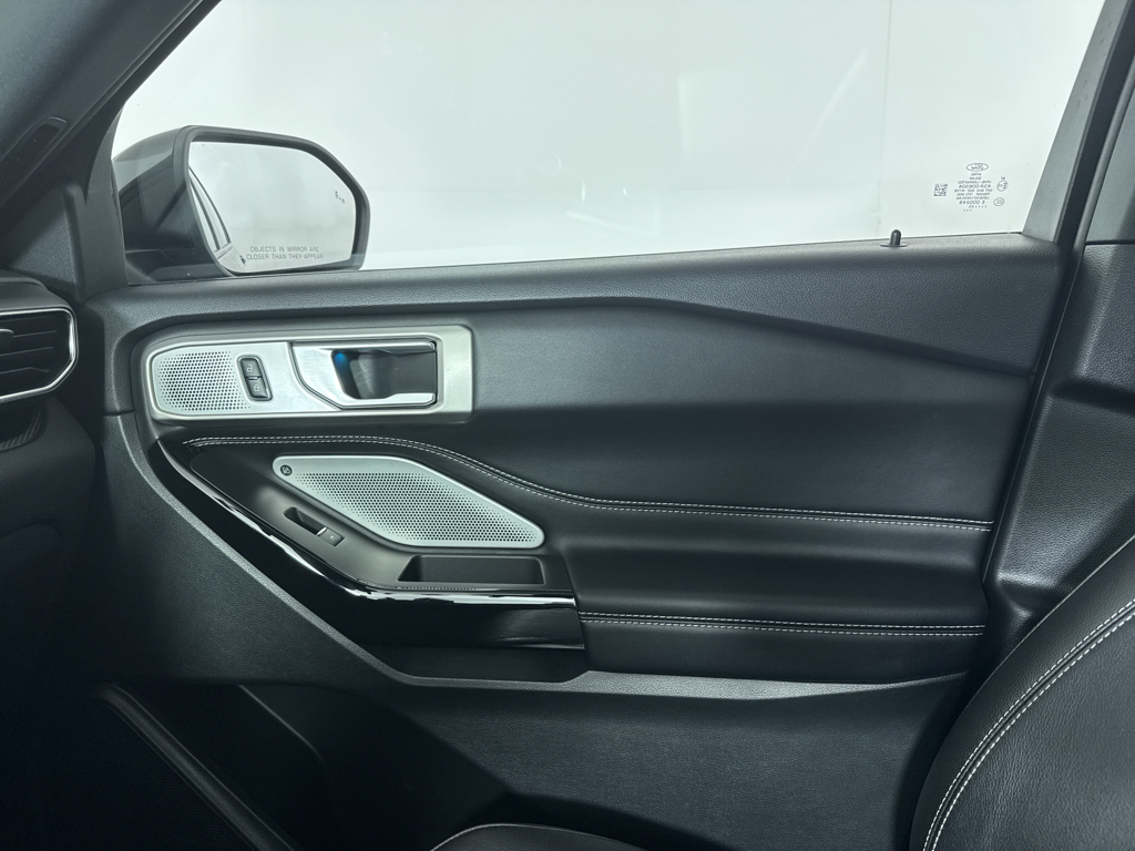 2023 Ford Explorer ST photo 36