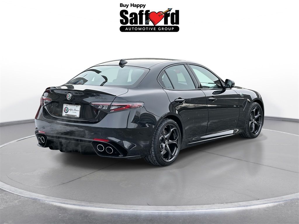 2024 Alfa Romeo Giulia Quadrifoglio photo 6