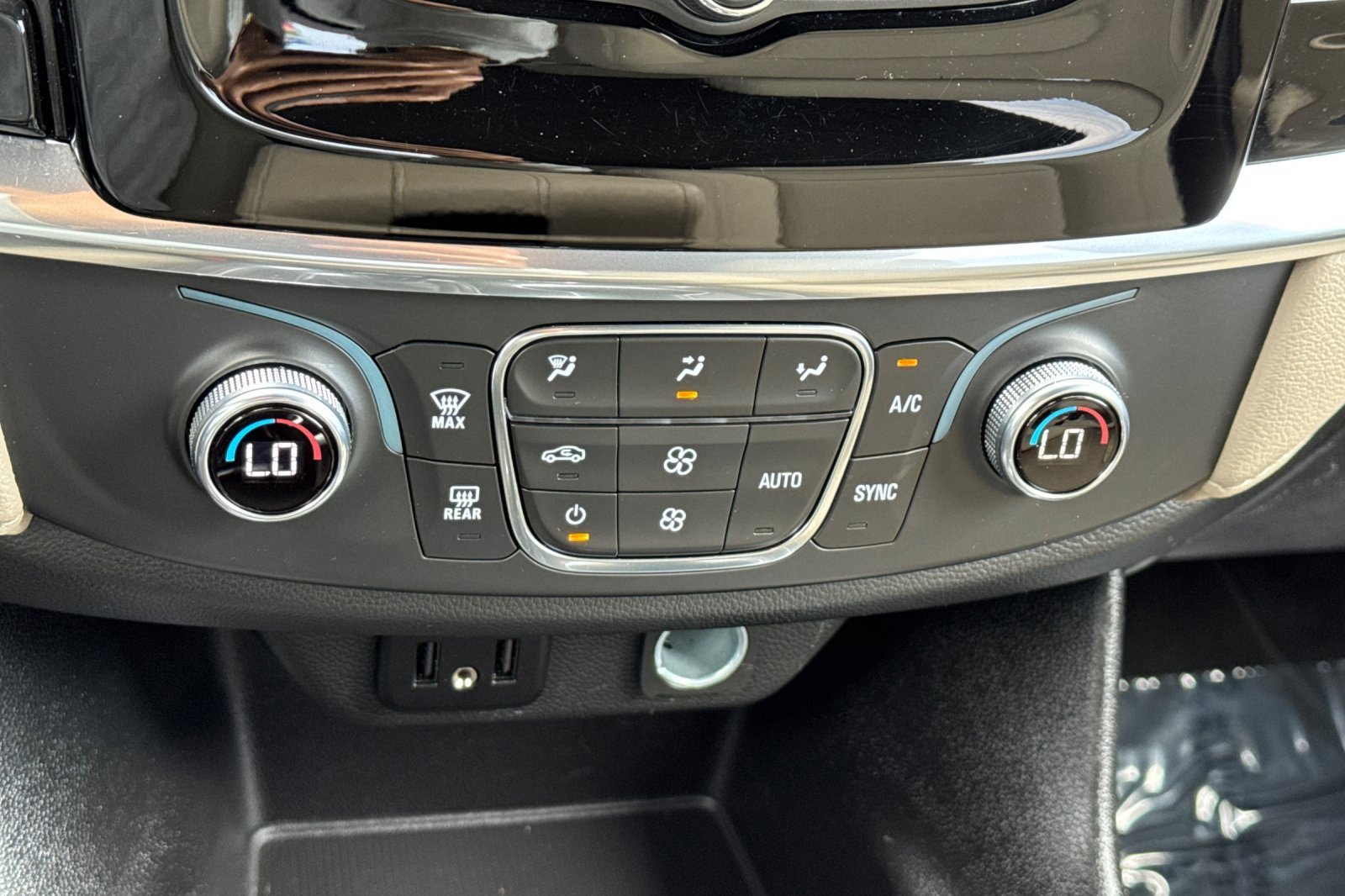 2023 Chevrolet Traverse LS photo 23
