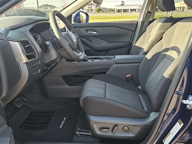 2026 Nissan Rogue SV photo 3