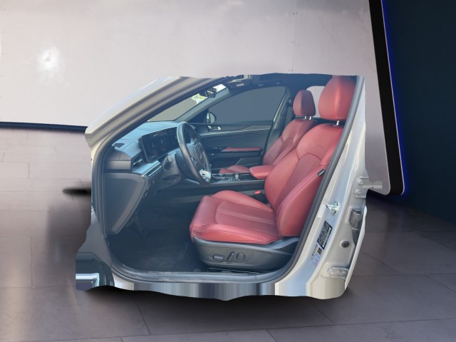 2025 Kia K5 GT-Line photo 8