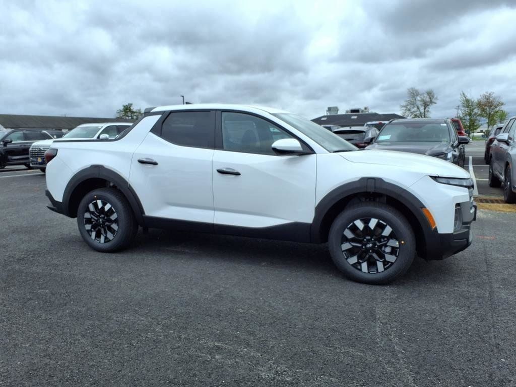 2025 Hyundai Santa Cruz SE photo 2