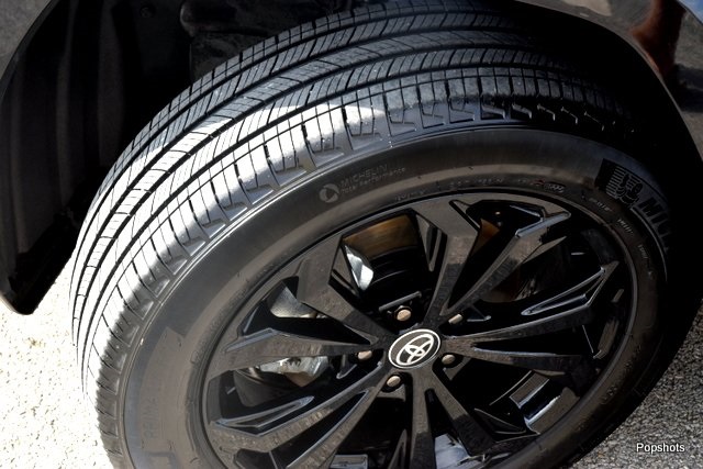 2024 Toyota RAV4 Hybrid XSE photo 3