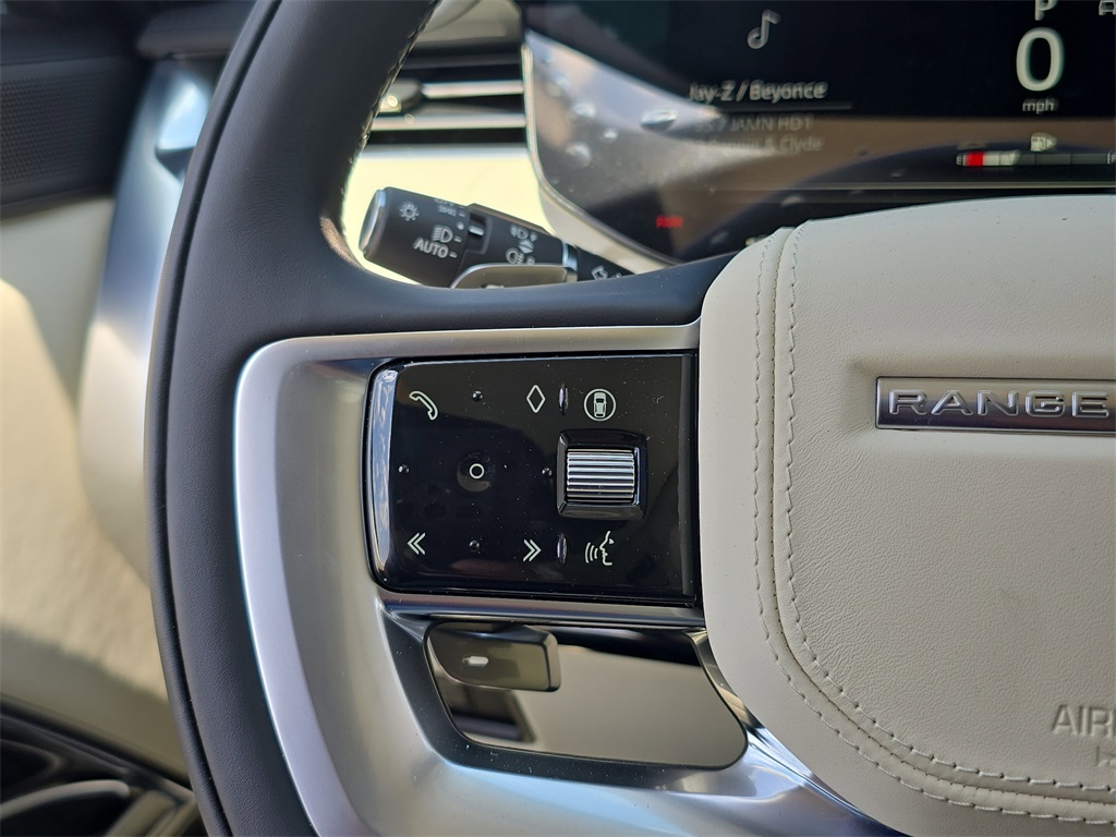 2025 Land Rover Range Rover SE photo 17