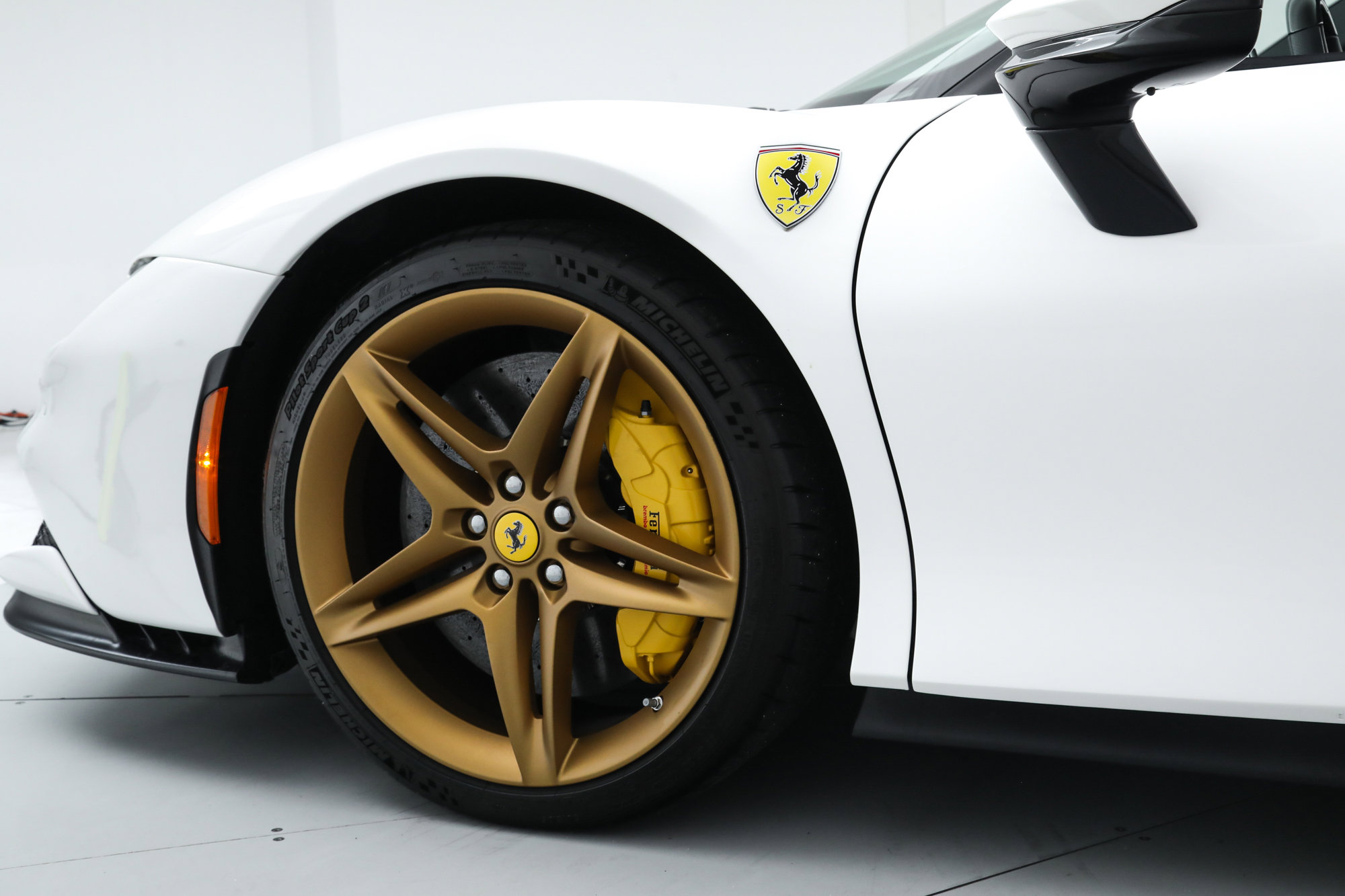 2024 Ferrari SF90 Spider photo 16