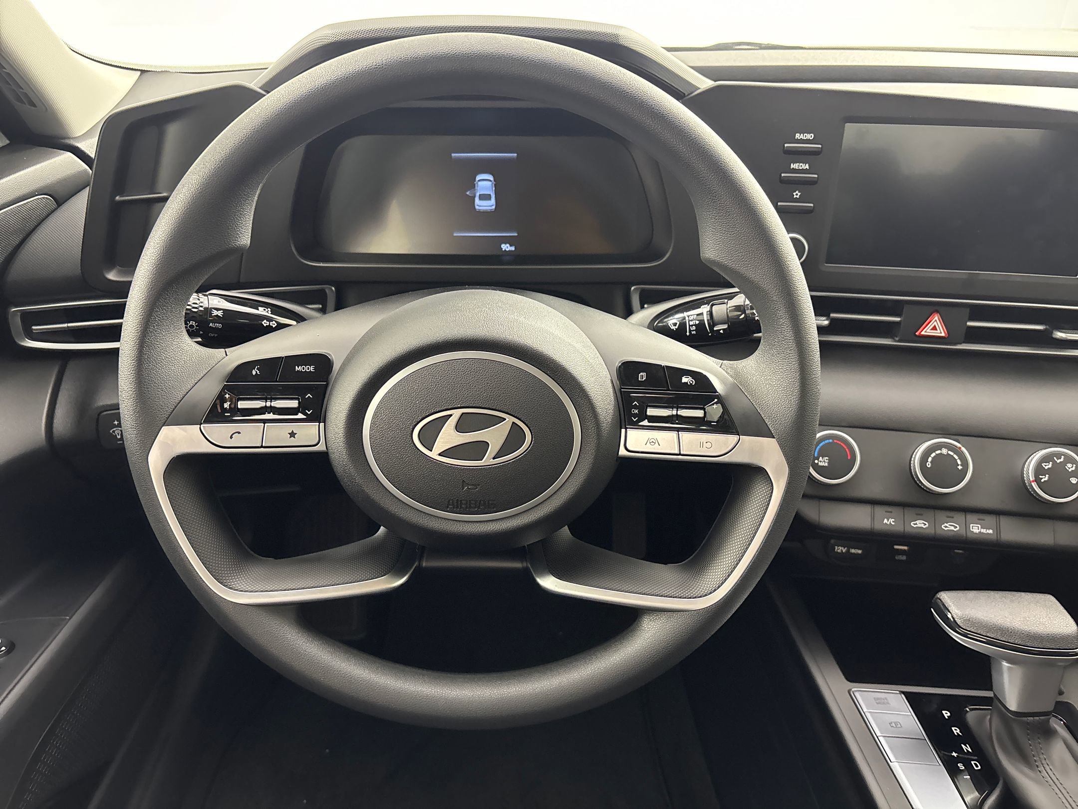 2025 Hyundai Elantra SE photo 24
