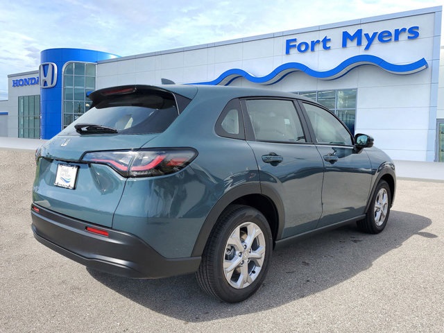 2025 Honda HR-V LX photo 4