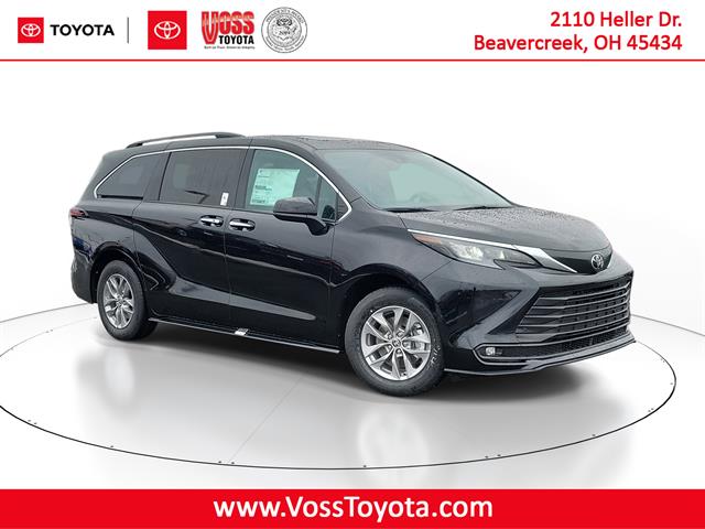2026 Toyota Sienna XLE's photo