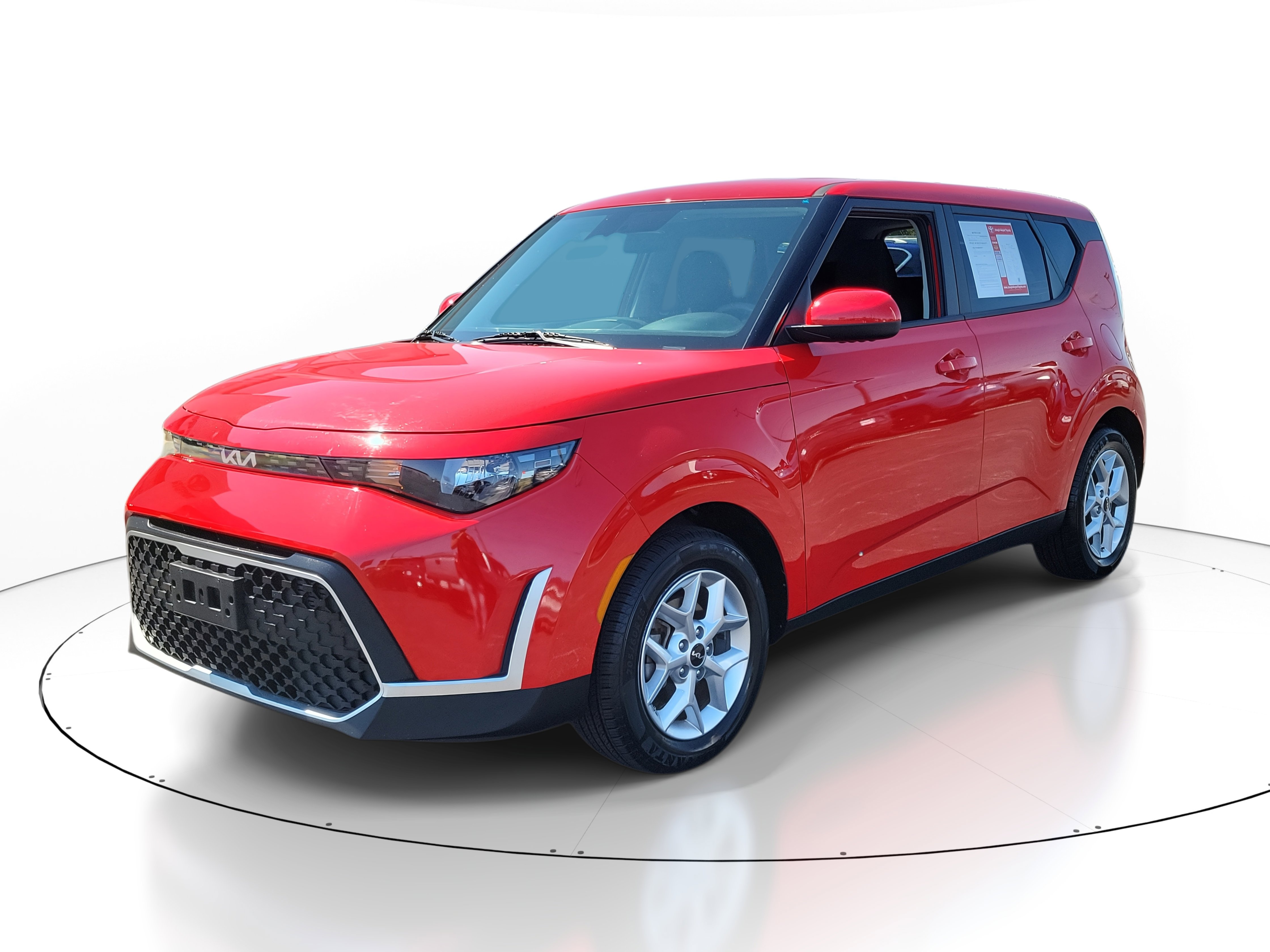 2024 Kia Soul LX photo 2