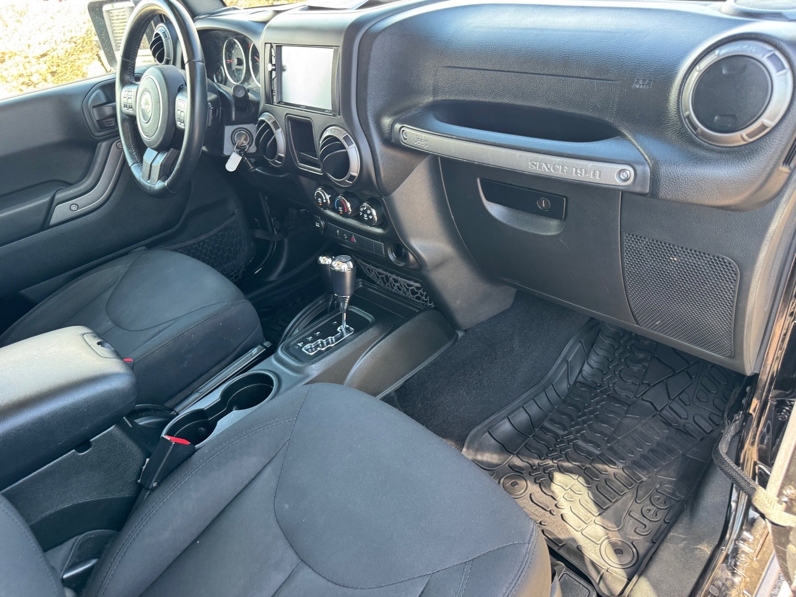 2018 Jeep Wrangler Willys Wheeler photo 10