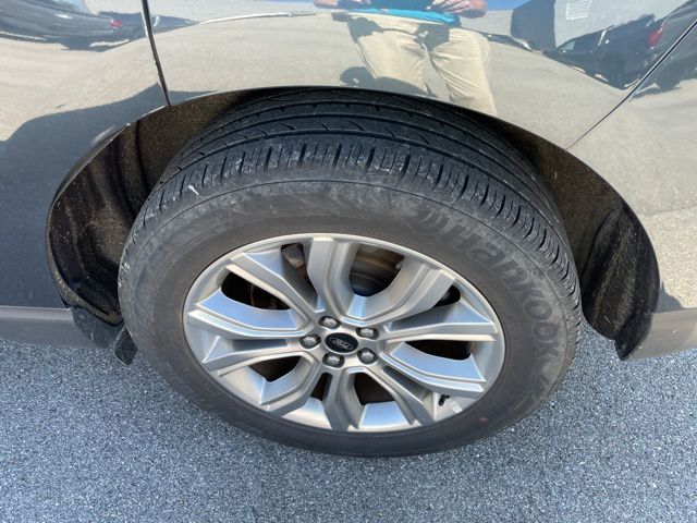 2024 Ford Edge Titanium photo 7