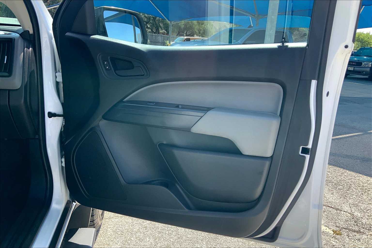 2015 Chevrolet Colorado Base photo 22
